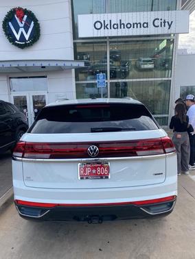 2025 Volkswagen Atlas Cross Sport 2.0T SE w/Technology