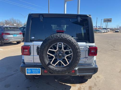 2024 Jeep Wrangler Sahara