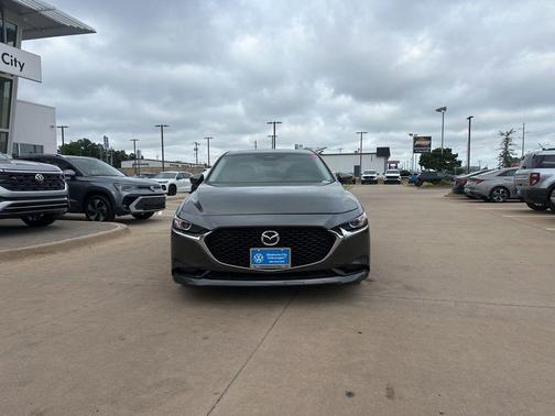 Machine Gray Metallic 2025 Mazda Mazda3 FWD w/Preferred Package