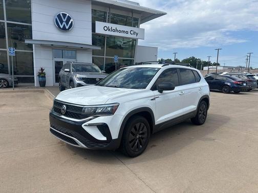 Pure White 2022 Volkswagen Taos 1.5T S