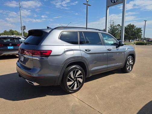 2024 Volkswagen Atlas 2.0T SE