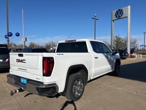 2024 GMC Sierra 1500 SLT