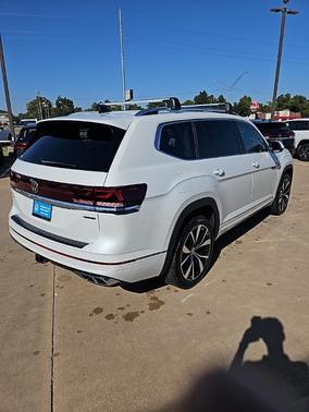 2025 Volkswagen Tiguan 2.0T SE R-Line Black