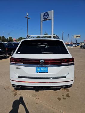 2025 Volkswagen Tiguan 2.0T SE R-Line Black