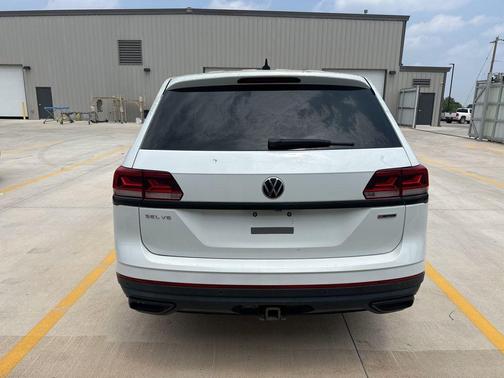 Pure White 2021 Volkswagen Atlas 3.6 V6 SEL Premium