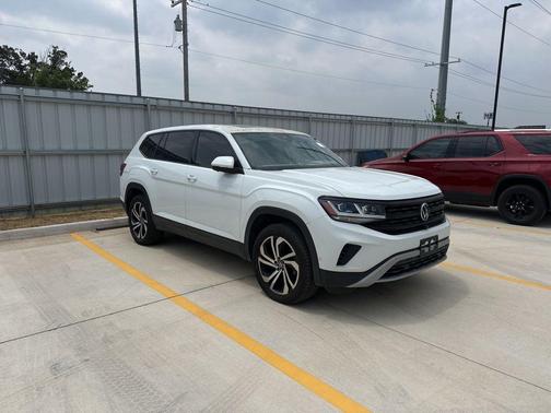 Pure White 2021 Volkswagen Atlas 3.6 V6 SEL Premium