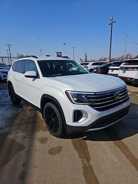 Opal White Pearl 2026 Volkswagen Atlas 2.0T SE W/TECHNOLOGY