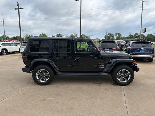 Black Clearcoat 2020 Jeep Wrangler Unlimited Sahara