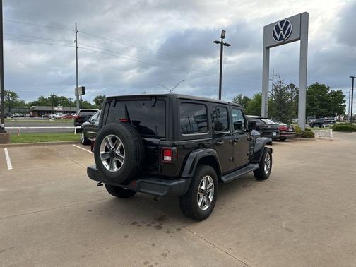 Black Clearcoat 2020 Jeep Wrangler Unlimited Sahara