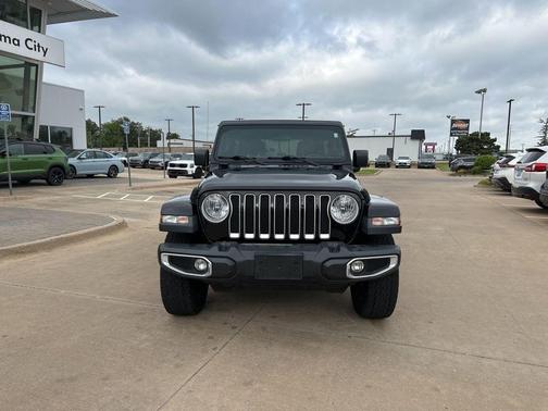 Black Clearcoat 2020 Jeep Wrangler Unlimited Sahara