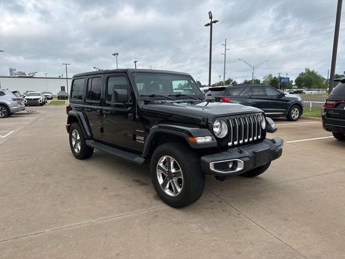 Black Clearcoat 2020 Jeep Wrangler Unlimited Sahara