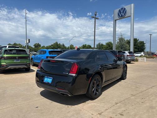 Gloss Black 2023 Chrysler 300 Touring