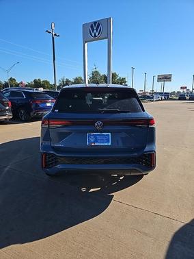 2025 Volkswagen Tiguan 2.0T SE R-Line Black