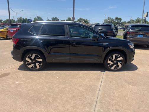 2024 Volkswagen Taos 1.5T SEL