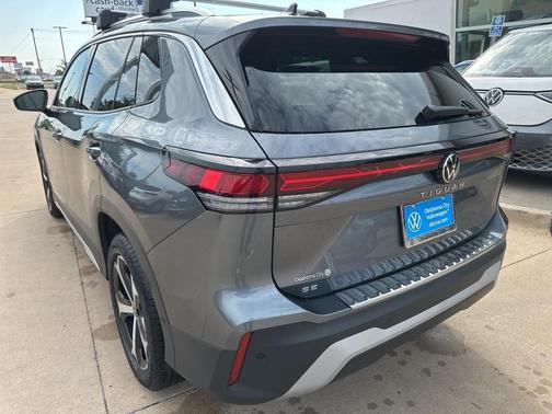 2025 Volkswagen Tiguan 2.0T SE