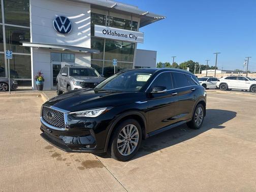 Black Obsidian 2024 INFINITI QX50 Luxe