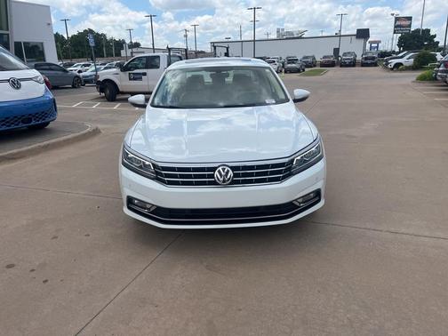 2018 Volkswagen Passat 2.0T SE w/ Technology