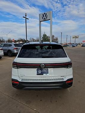 2025 Volkswagen Taos 1.5T SE Black