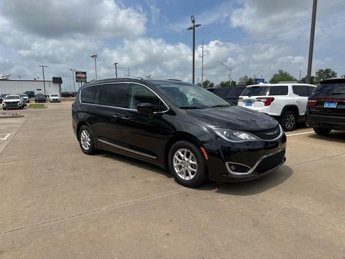 2020 Chrysler Pacifica Touring-L