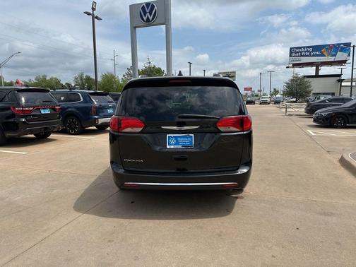 2020 Chrysler Pacifica Touring-L