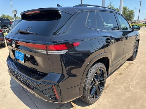2025 Volkswagen Tiguan 2.0T SE R-Line Black