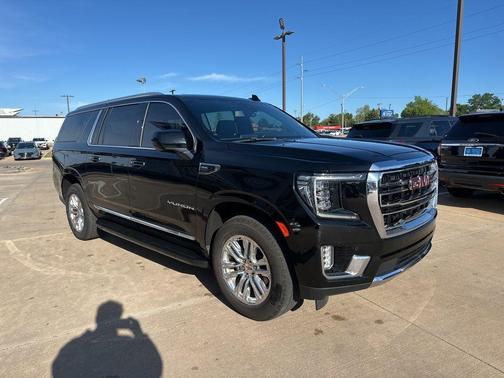 Onyx Black 2022 GMC Yukon XL SLT