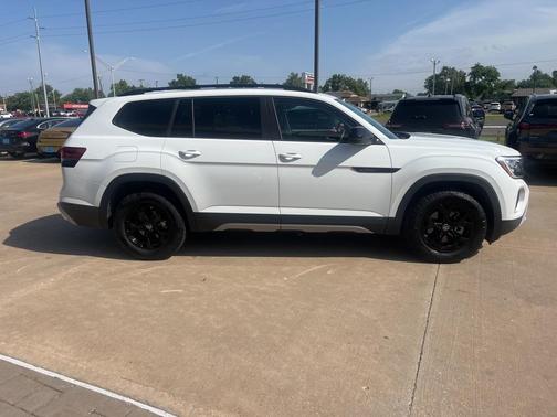 2024 Volkswagen Atlas 2.0T Peak Edition SE w/Technology