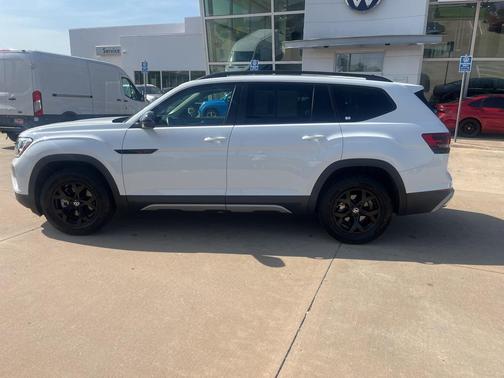 2024 Volkswagen Atlas 2.0T Peak Edition SE w/Technology