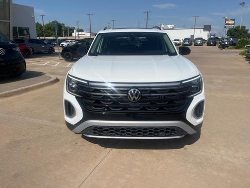 2024 Volkswagen Atlas 2.0T Peak Edition SE w/Technology