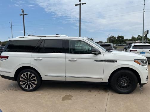 2022 Lincoln Navigator Reserve