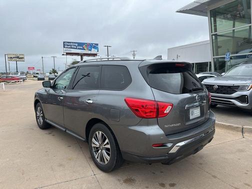 Gun Metallic 2020 Nissan Pathfinder SV