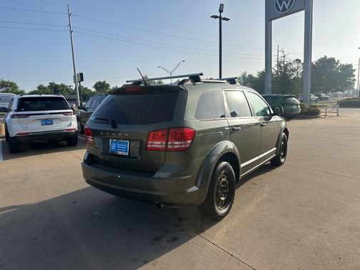 Olive Green Pearlcoat 2018 Dodge Journey SE