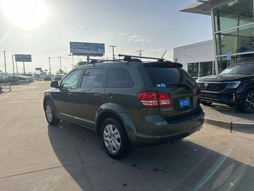 Olive Green Pearlcoat 2018 Dodge Journey SE