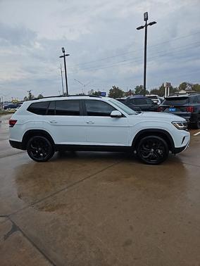2022 Volkswagen Atlas 2.0T SE w/Technology