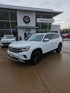 2022 Volkswagen Atlas 2.0T SE w/Technology