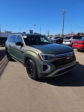 2025 Volkswagen Atlas 2.0T Peak Edition