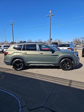 2025 Volkswagen Atlas 2.0T Peak Edition