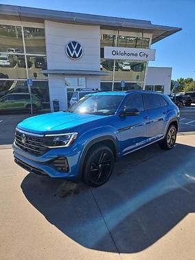 2025 Volkswagen Atlas Cross Sport 2.0T SEL R-Line Black