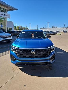 2025 Volkswagen Atlas Cross Sport 2.0T SEL R-Line Black
