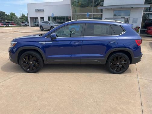 2024 Volkswagen Taos 1.5T SE