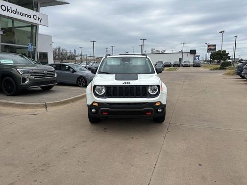Alpine White Clearcoat 2021 Jeep Renegade Trailhawk