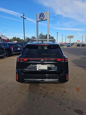 2026 Volkswagen Tiguan 2.0T SEL R-Line