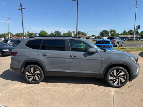 Pure Gray 2026 Volkswagen Atlas 2.0T SE W/TECHNOLOGY