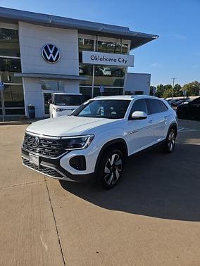 2025 Volkswagen Atlas Cross Sport 2.0T SE w/Technology