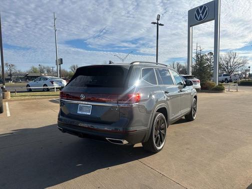 Pure Gray 2026 Volkswagen Atlas 2.0T SE W/TECHNOLOGY