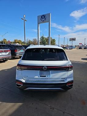 2026 Volkswagen Taos 1.5T SEL