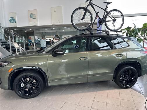 2025 Volkswagen Tiguan 2.0T SE R-Line Black