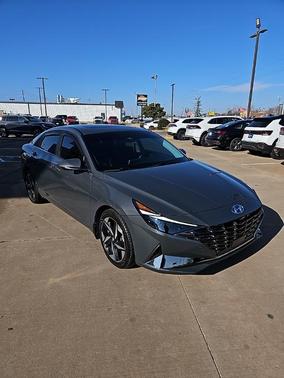 2023 Hyundai ELANTRA Limited