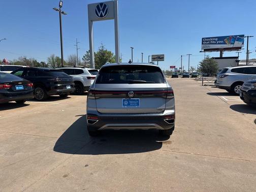 2025 Volkswagen Taos 1.5T SEL