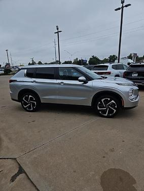 2024 Mitsubishi Outlander SE Black Edition